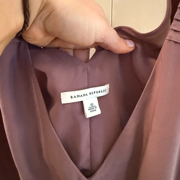Banana Republic Mauve Sleeveless Blouse - Picture 2 of 3